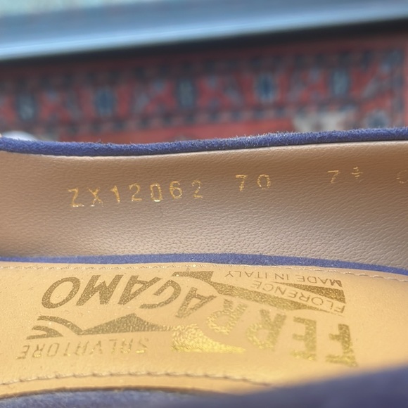 Ferragamo suede blue heels - Picture 7 of 7